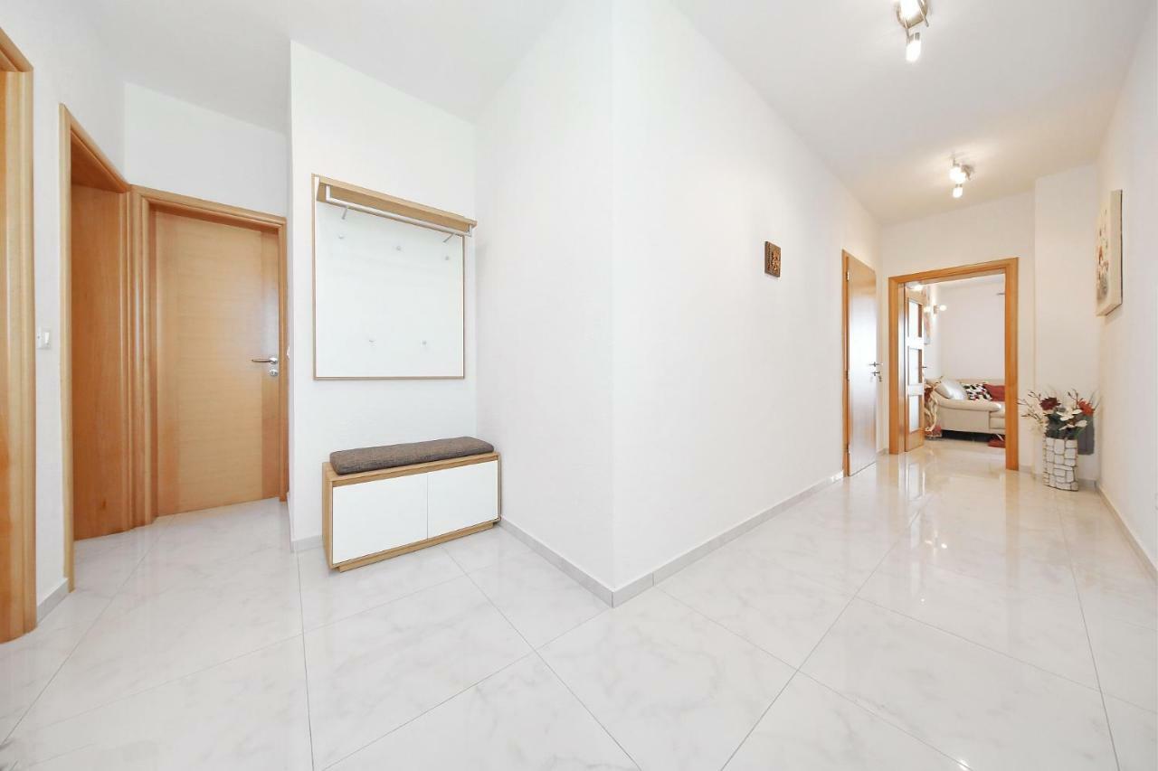Apartment Lana Pasman Bagian luar foto